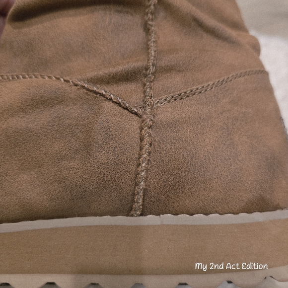 Skechers Chestnut Tan Faux Fur Lined Winter Boots Button Detail Size 10 - Picture 8 of 10